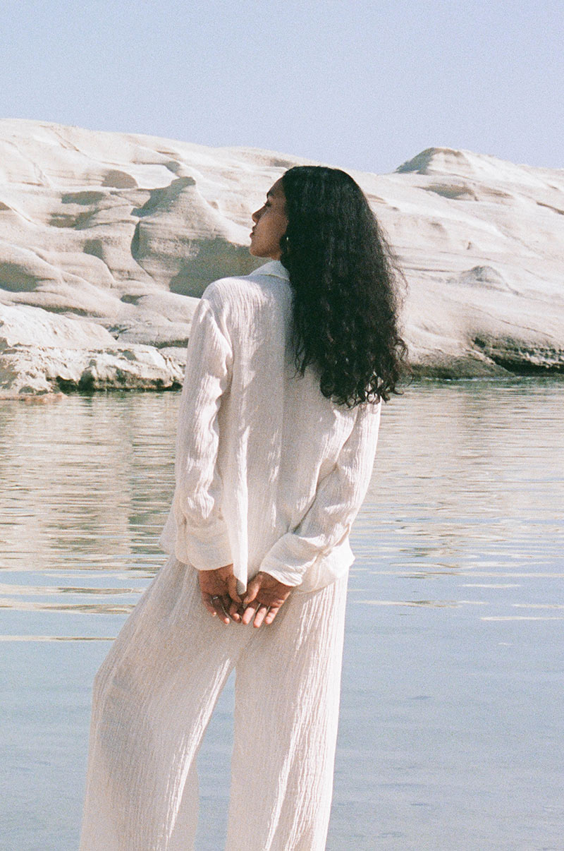 Airy button-down blouse - ecru