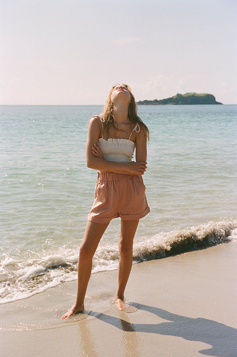 Loose-fitted shorts with pockets - cinnamon summer staple