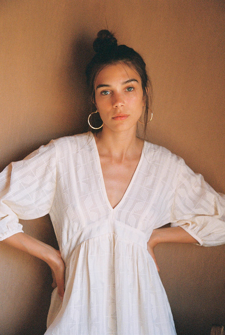 White v-neck cotton dress