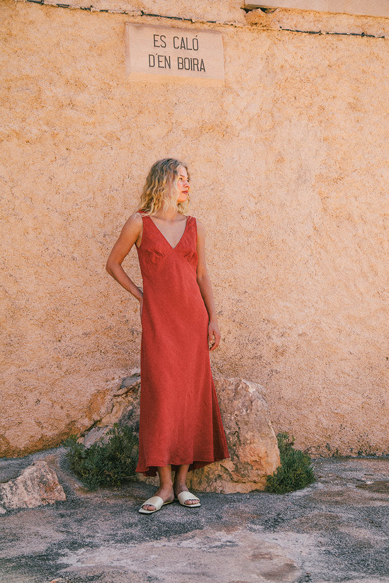 DEIA Midi Dress - red linen