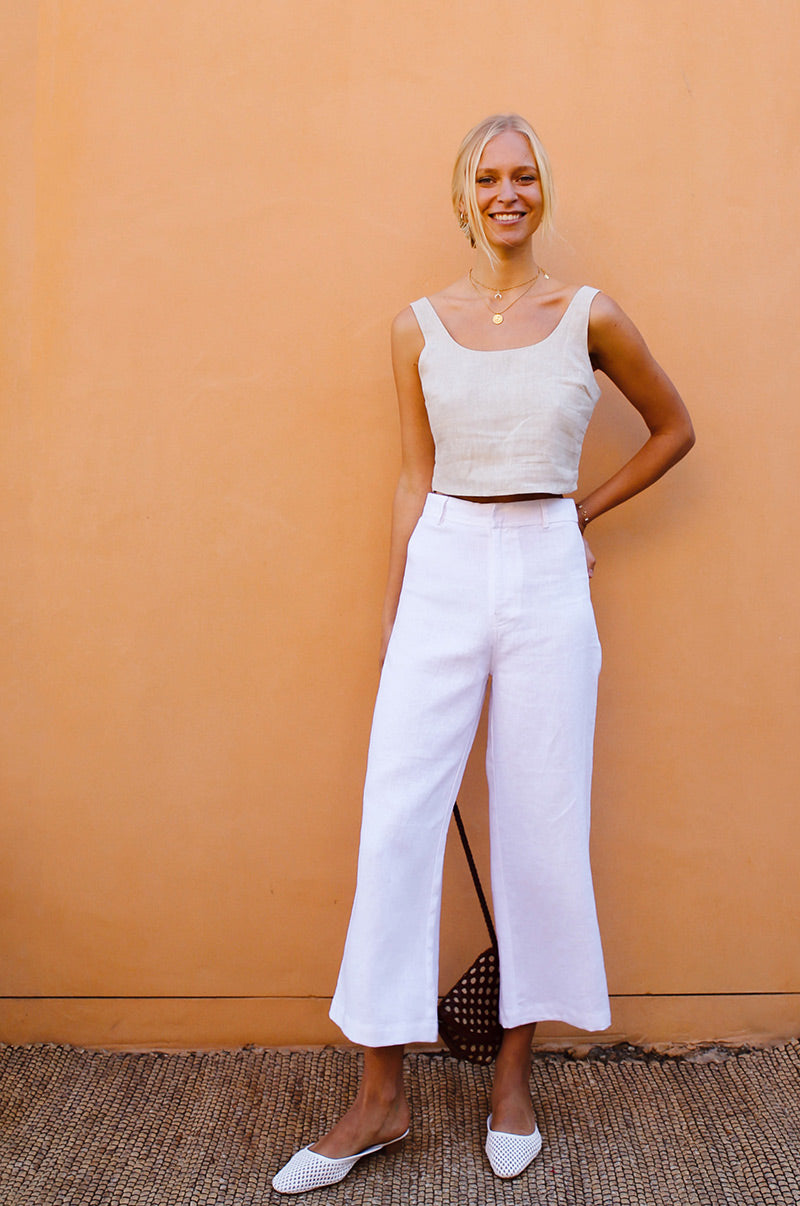High-waisted white linen wide leg cropped pants